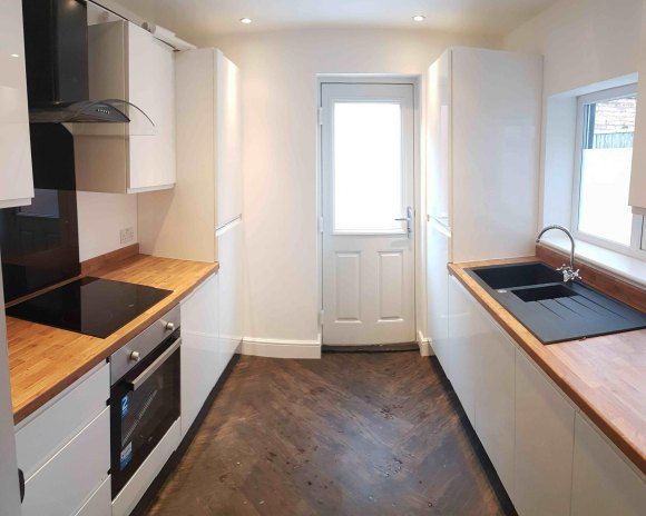 Property photo 1 of 6 Kitchen