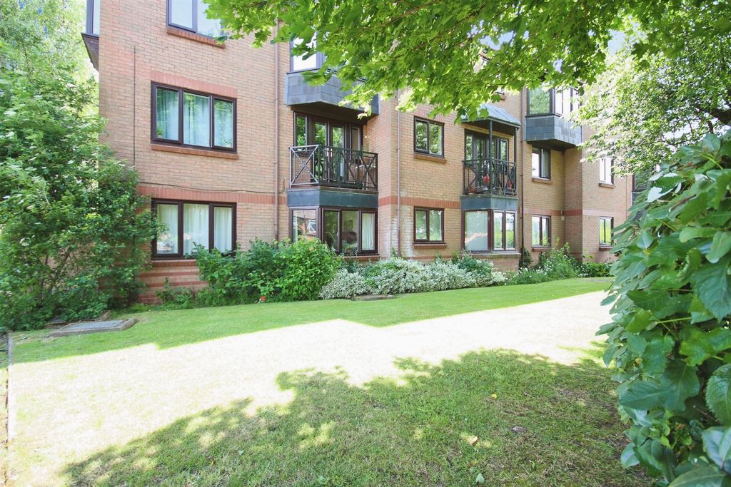 Property photo 1 of 12
