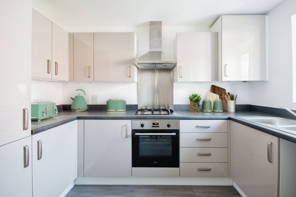 Property photo 3 of 4 Kitchen