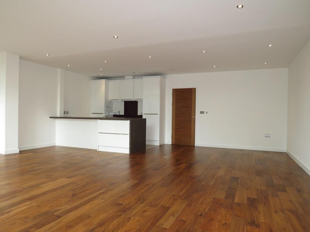 Property photo 1 of 10 Living Room