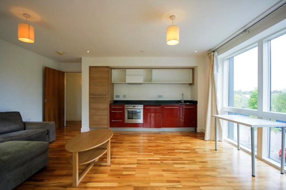 Property photo 3 of 11 Kitchen