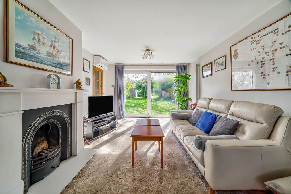 Property photo 2 of 24