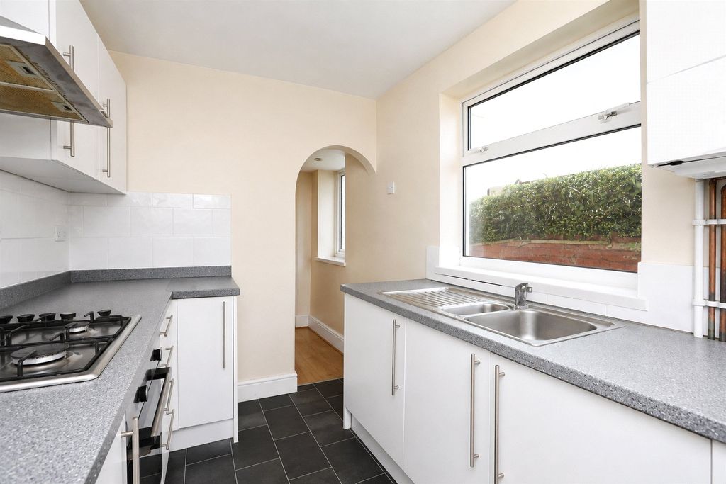 Property photo 2 of 17 Picture No. 25