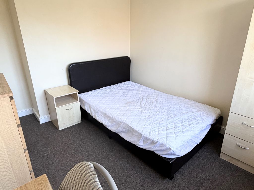 Property photo 1 of 7 Img_4989