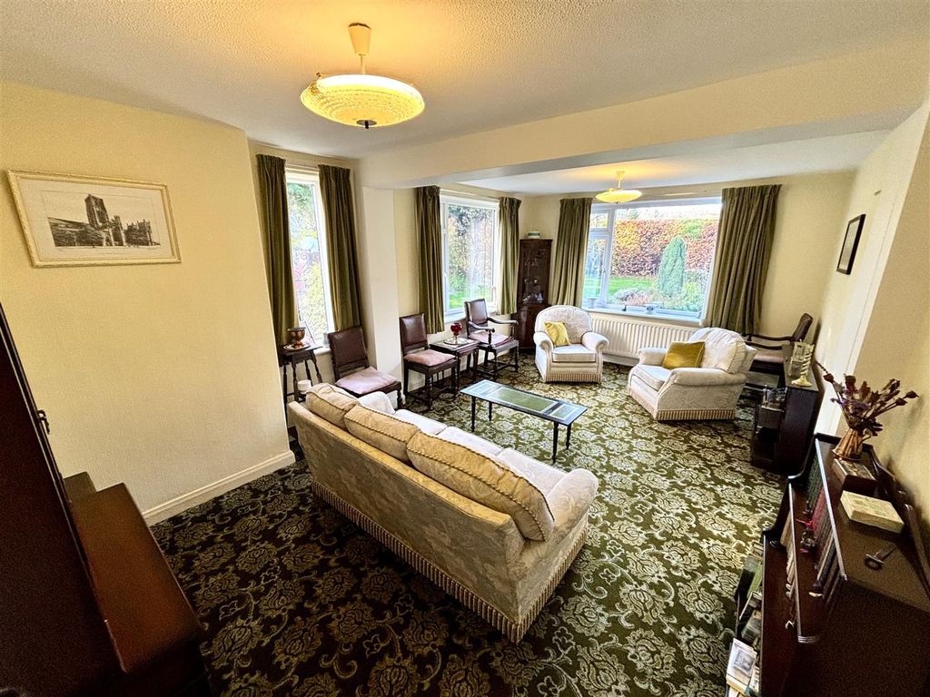 Property photo 3 of 23 Living Room