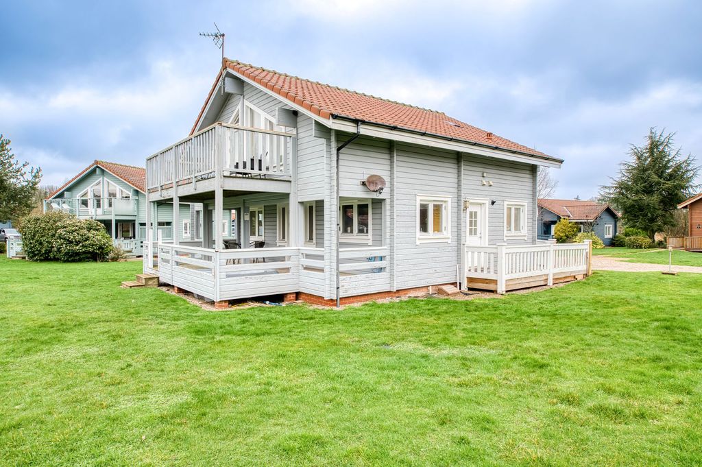 Property photo 1 of 21