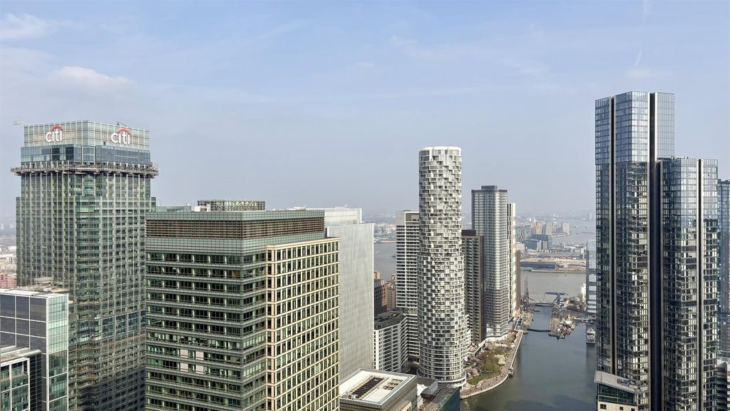 Property photo 1 of 18 69c106Bbae7Fa847421A9115_85Ac907F52c41Dd3A00E9Dcb2