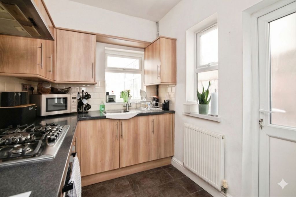 Property photo 2 of 15 Kitchen