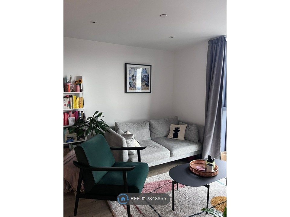 Property photo 2 of 14 Living Room