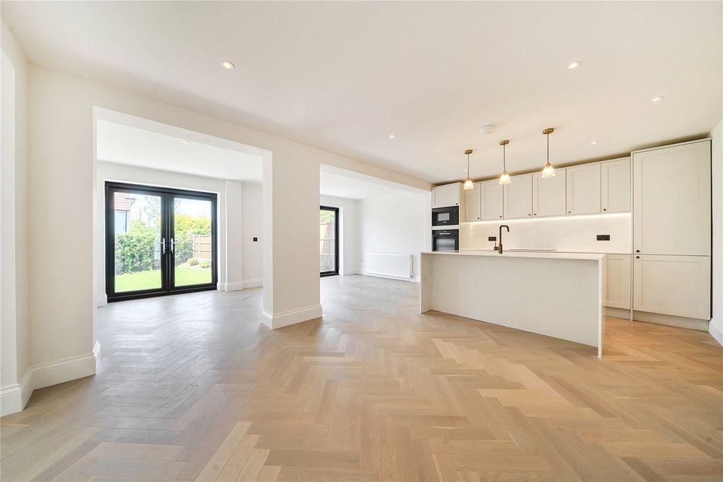 Property photo 3 of 21 Picture No. 13