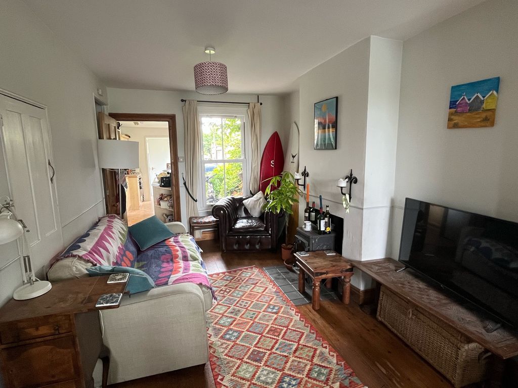 Property photo 2 of 9