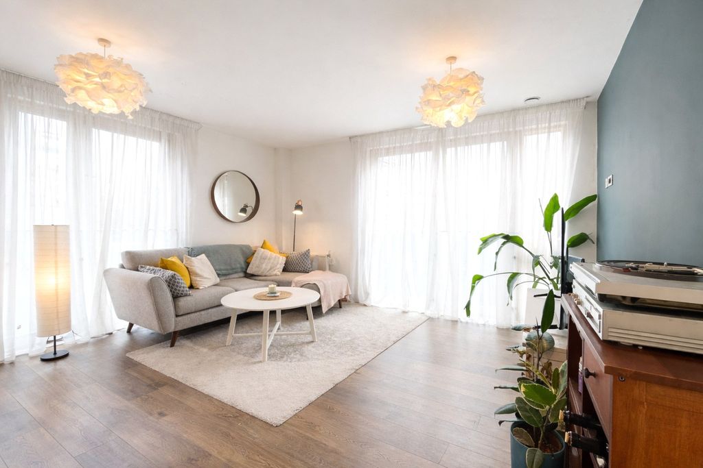 Property photo 3 of 24 Picture 3