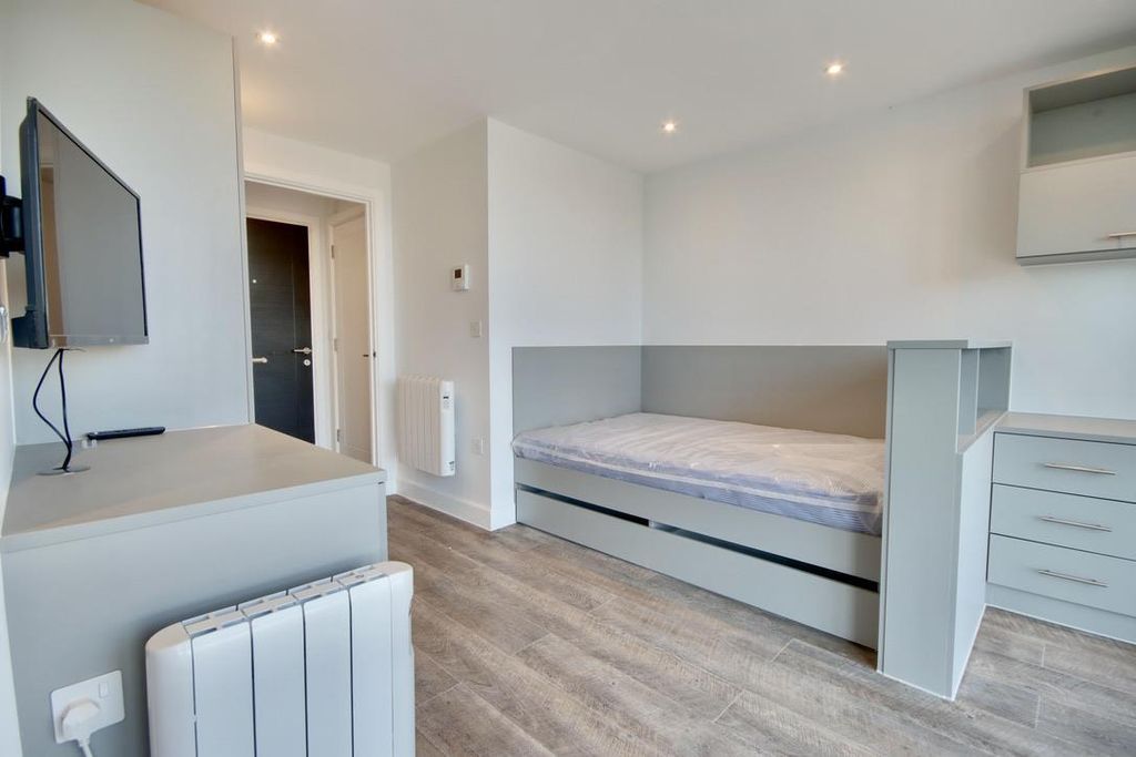 Property photo 3 of 13 Hfyyybassuwhrs4Xuhev8G.Jpg