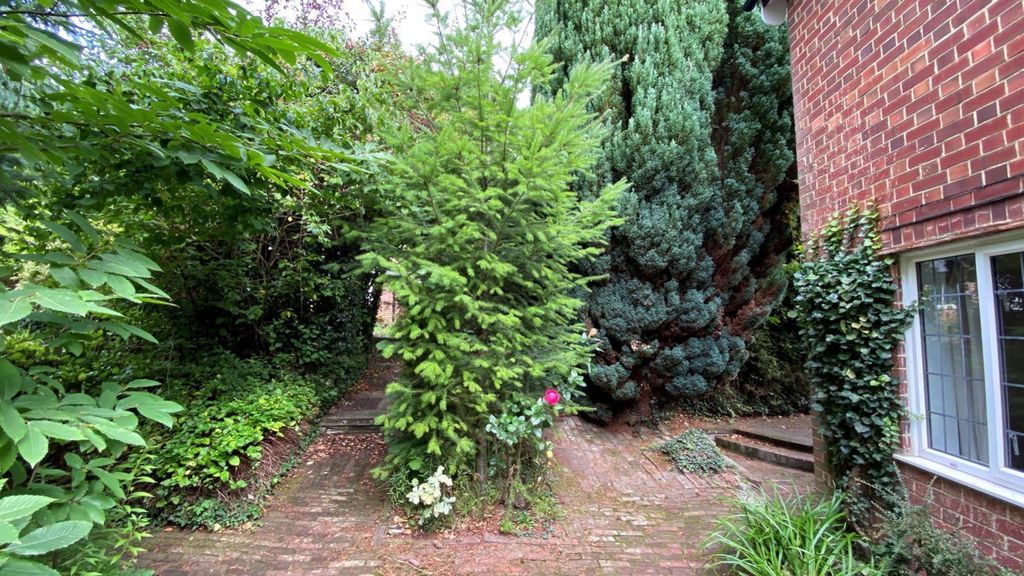 Property photo 2 of 17