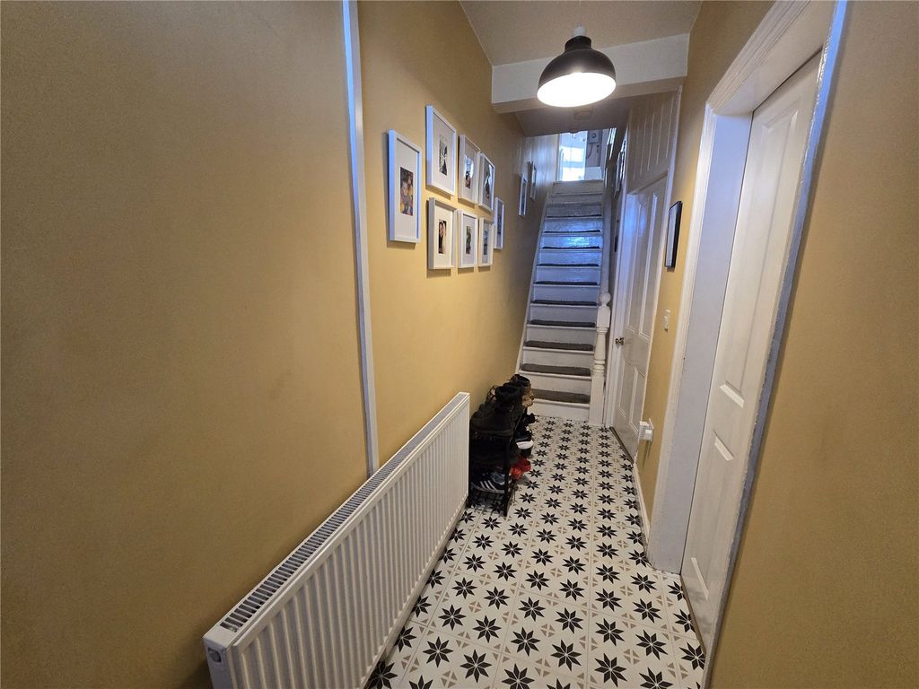 Property photo 2 of 16 Picture No. 02