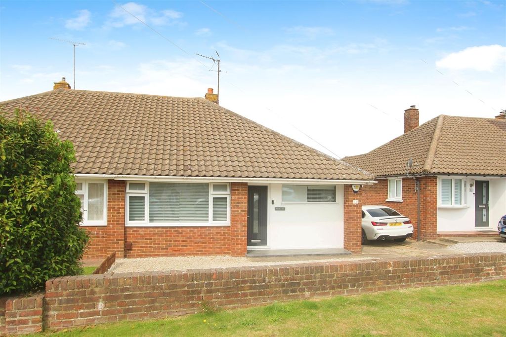 Property photo 1 of 12 External
