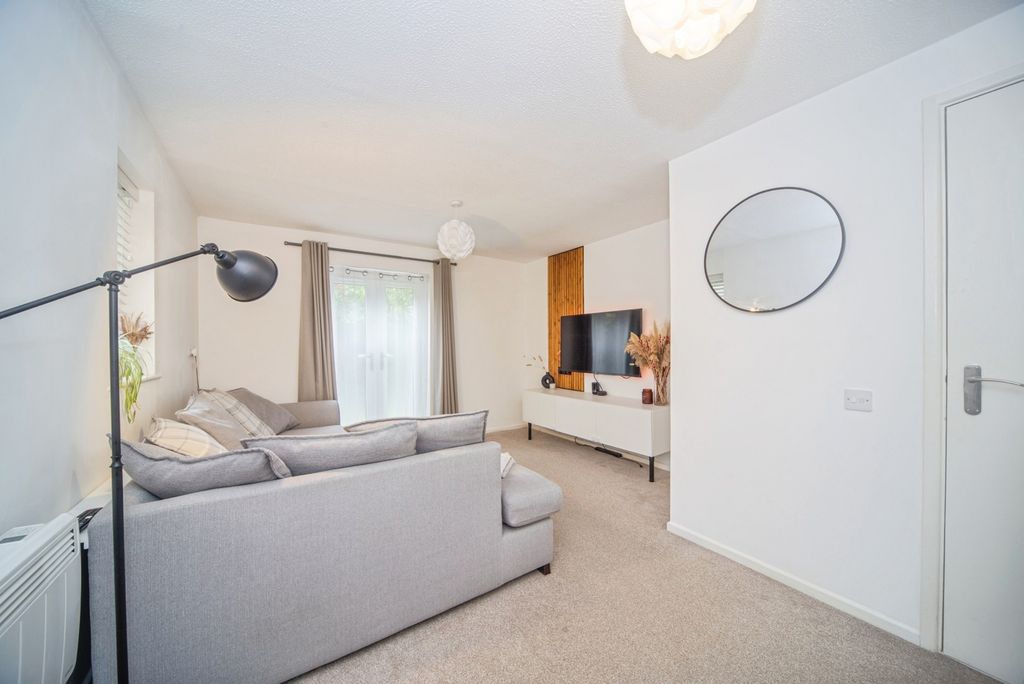 Property photo 2 of 17 Pbox-Img.Jpg