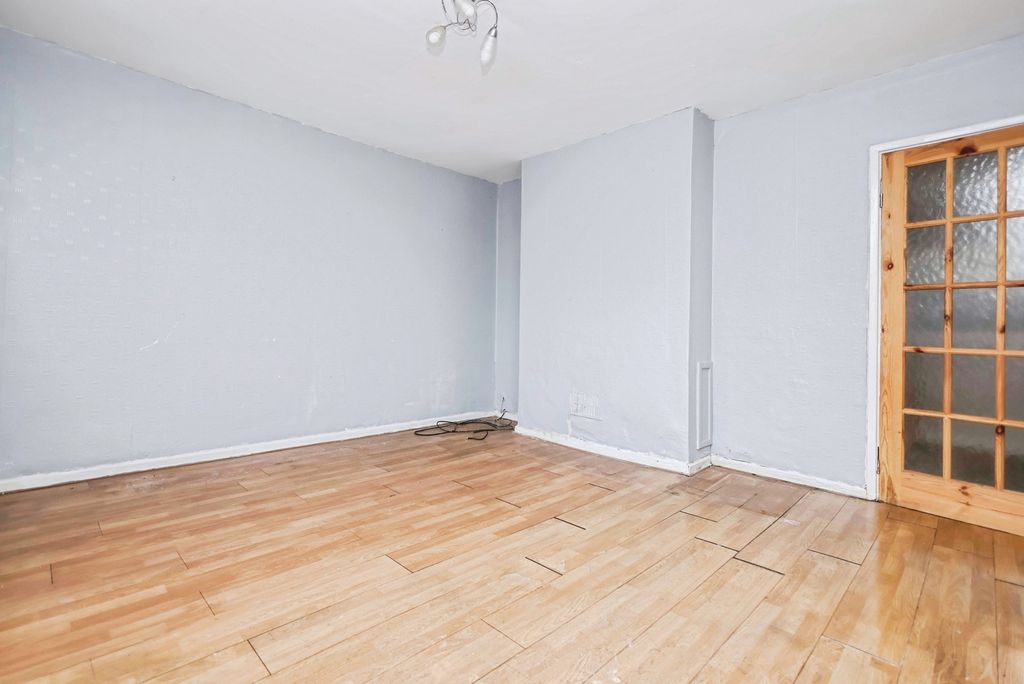 Property photo 2 of 18 Photo