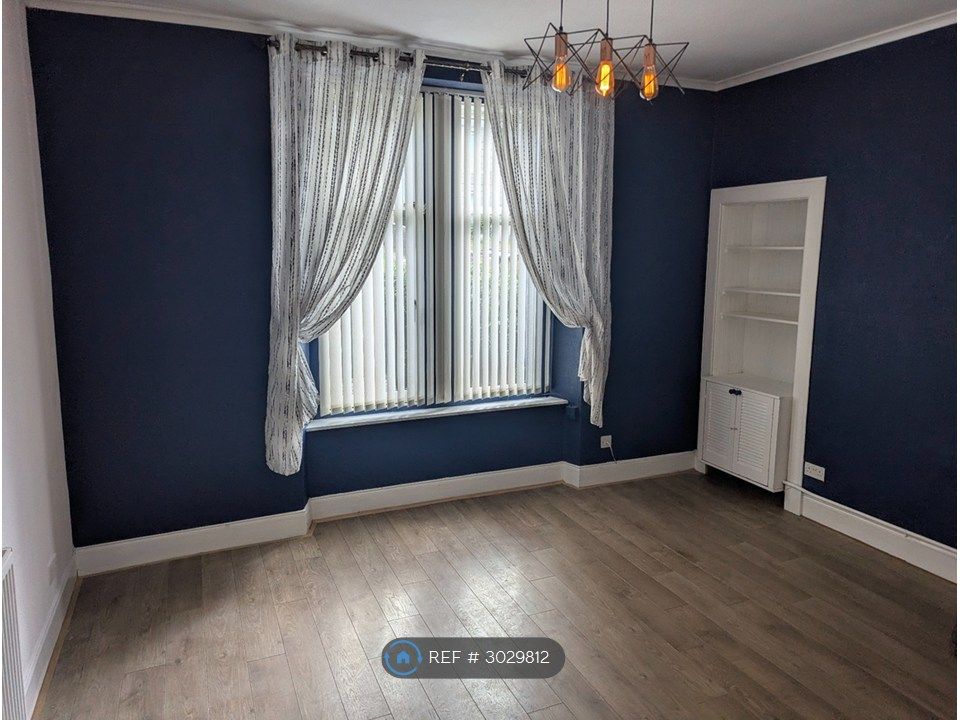 Property photo 1 of 12 Living Room View 1
