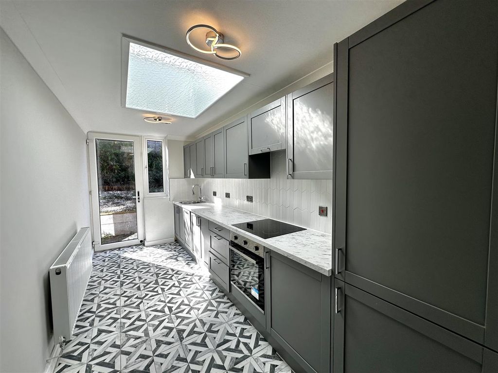 Property photo 2 of 9 Kitchen.Jpg