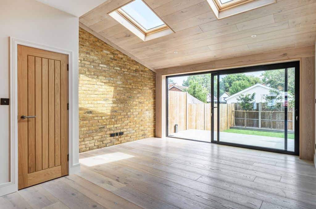 Property photo 3 of 14 1488907 (13)