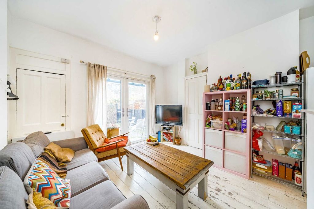 Property photo 2 of 7