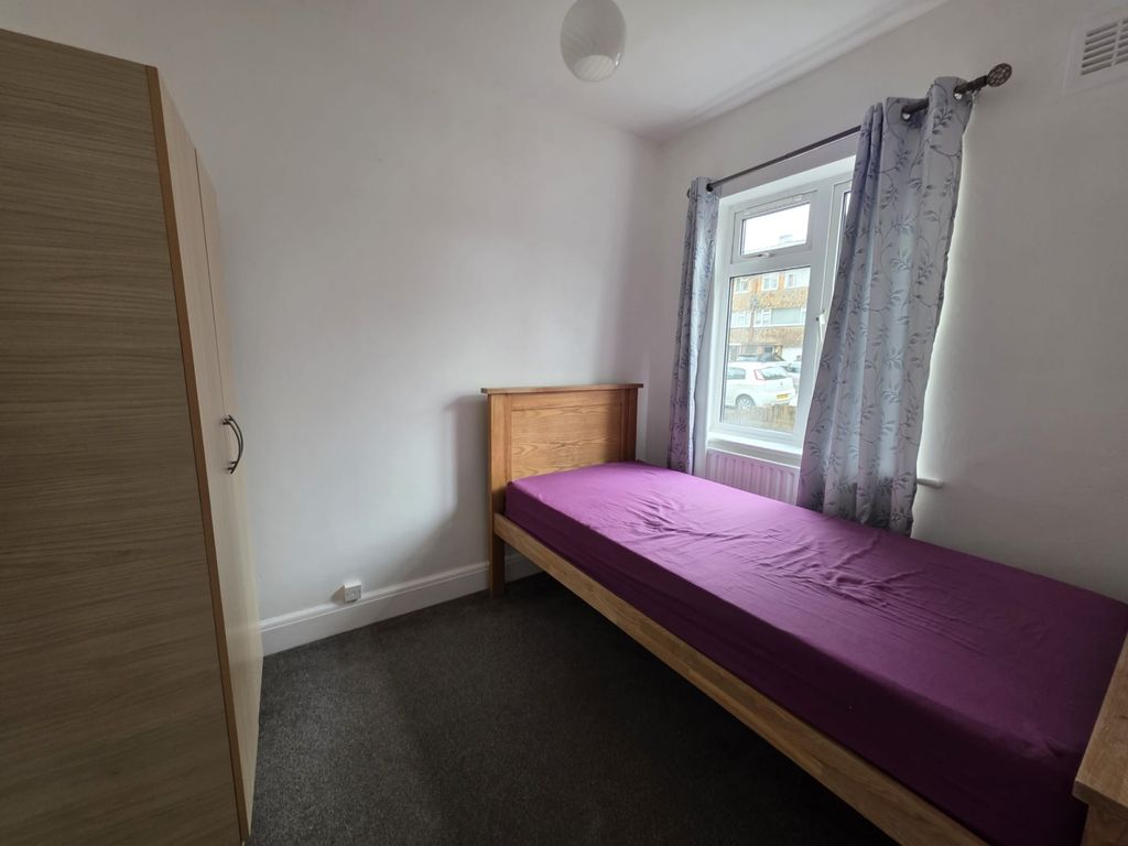 Property photo 3 of 6 Gallery