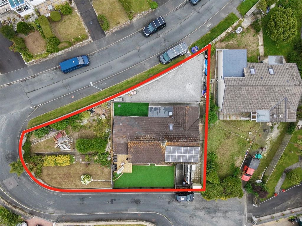 Property photo 2 of 35