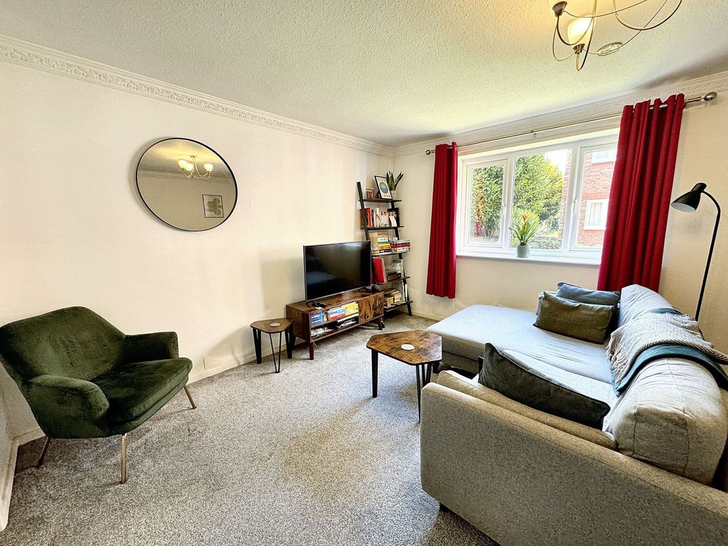 Property photo 3 of 12