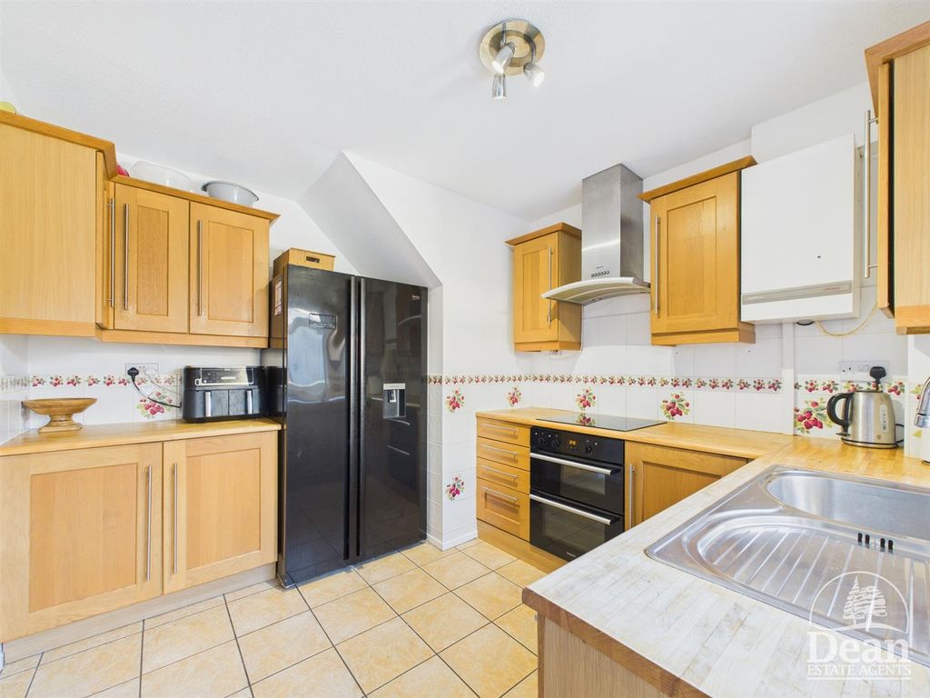 Property photo 3 of 21