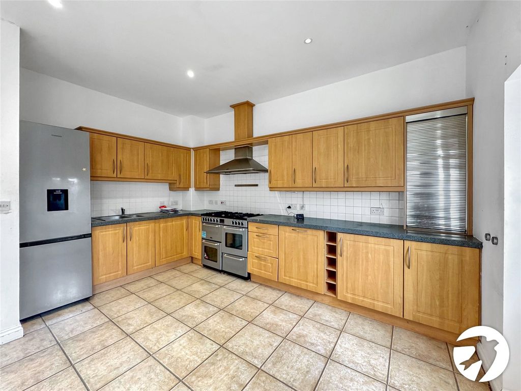 Property photo 3 of 20 Picture 3