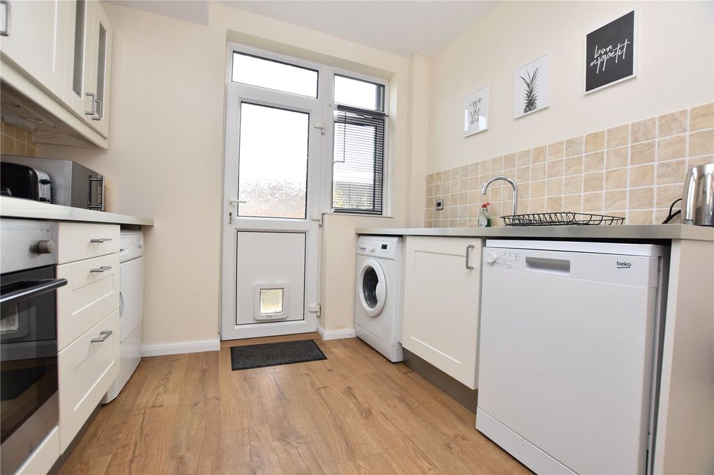 Property photo 3 of 18 Picture No. 17