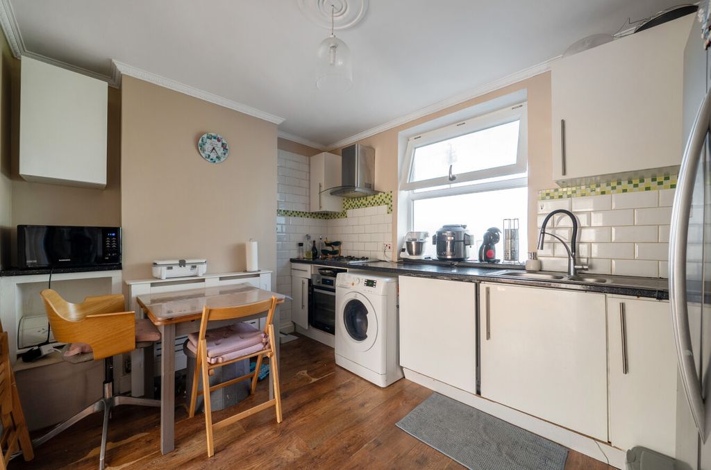 Property photo 3 of 16 1486263-16-6A79E9...