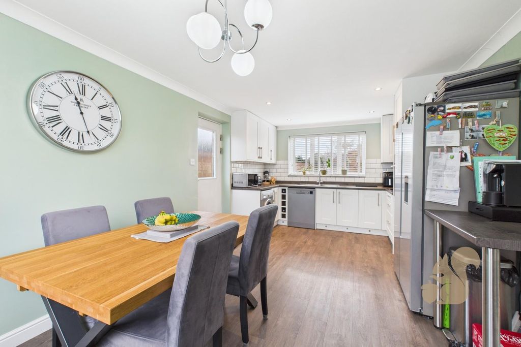 Property photo 3 of 20 Cam05565G0-Pr0040-Still012.Jpg