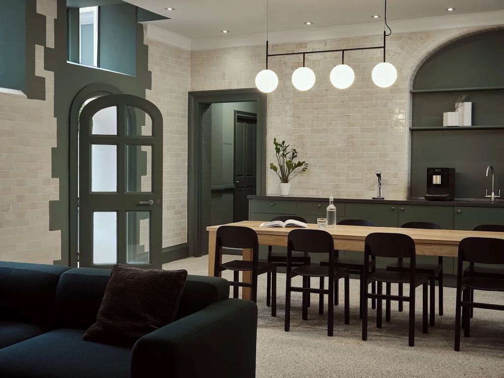 Property photo 3 of 8