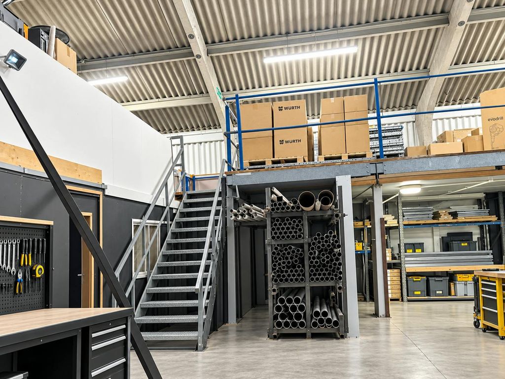 Property photo 3 of 7 Warehouse