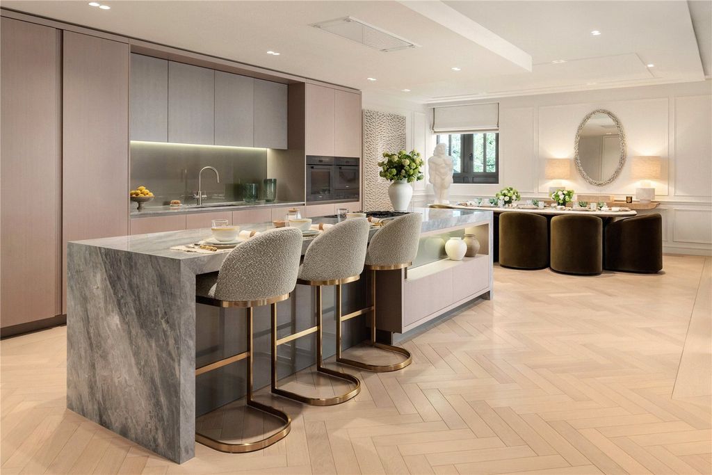 Property photo 3 of 18 Kitchen