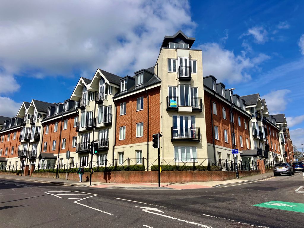 Property photo 1 of 12