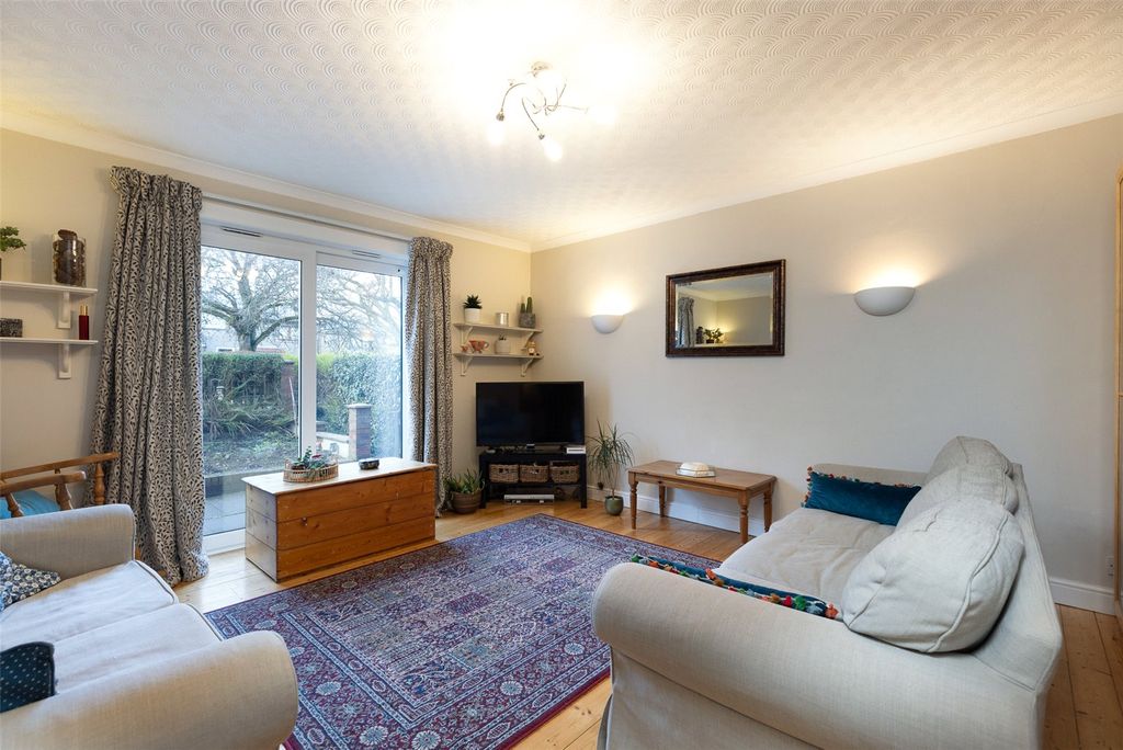 Property photo 3 of 18 Living Room