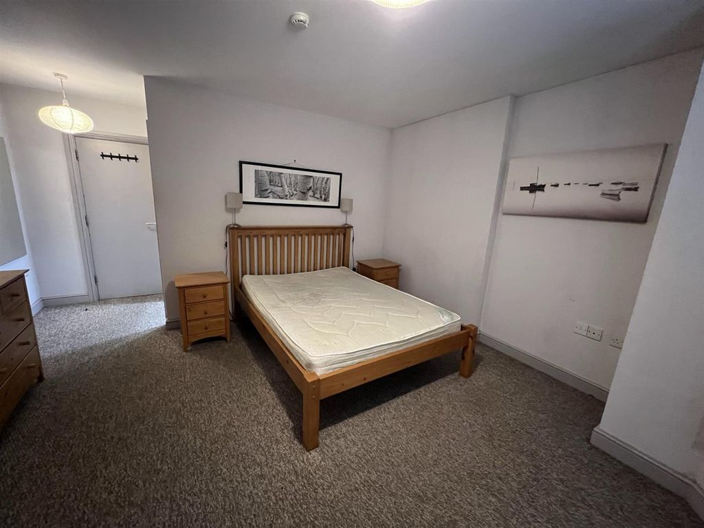 Property photo 2 of 3