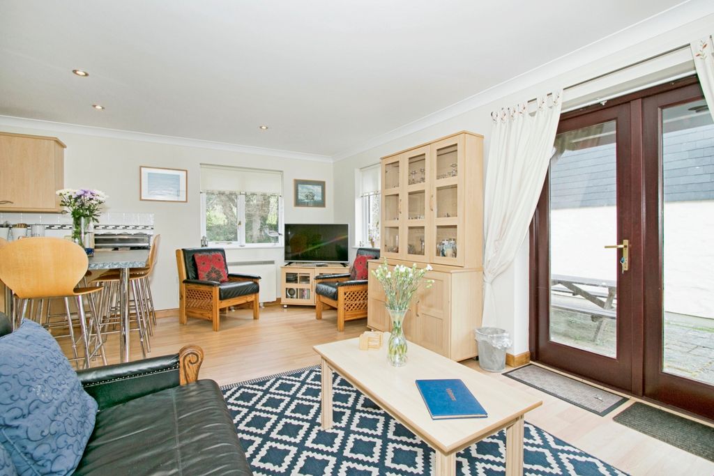 Property photo 2 of 19 Photography