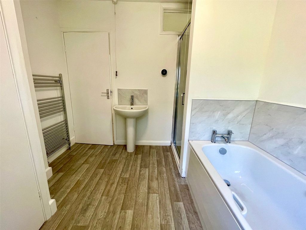 Property photo 3 of 17 Picture No. 21