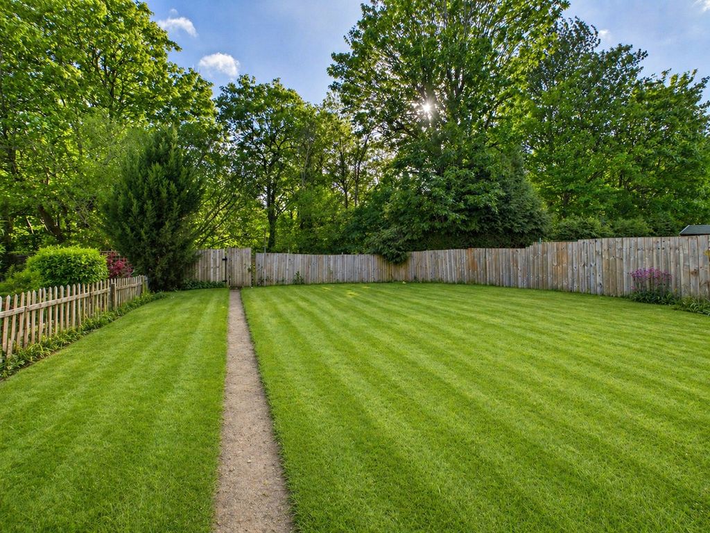 Property photo 2 of 17 Picture No. 20