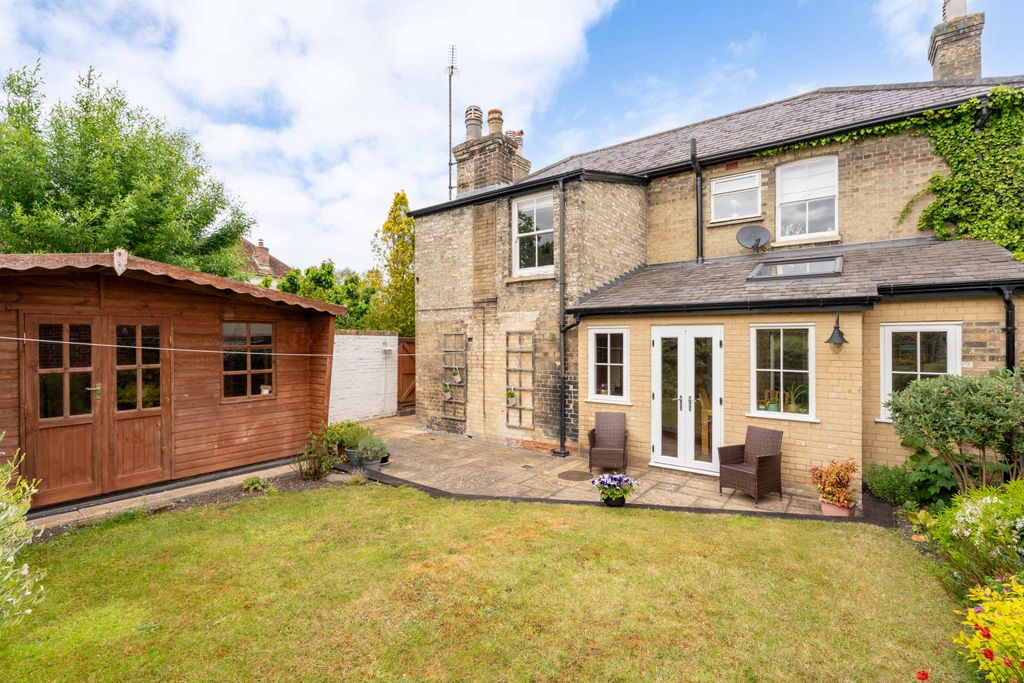 Property photo 2 of 19
