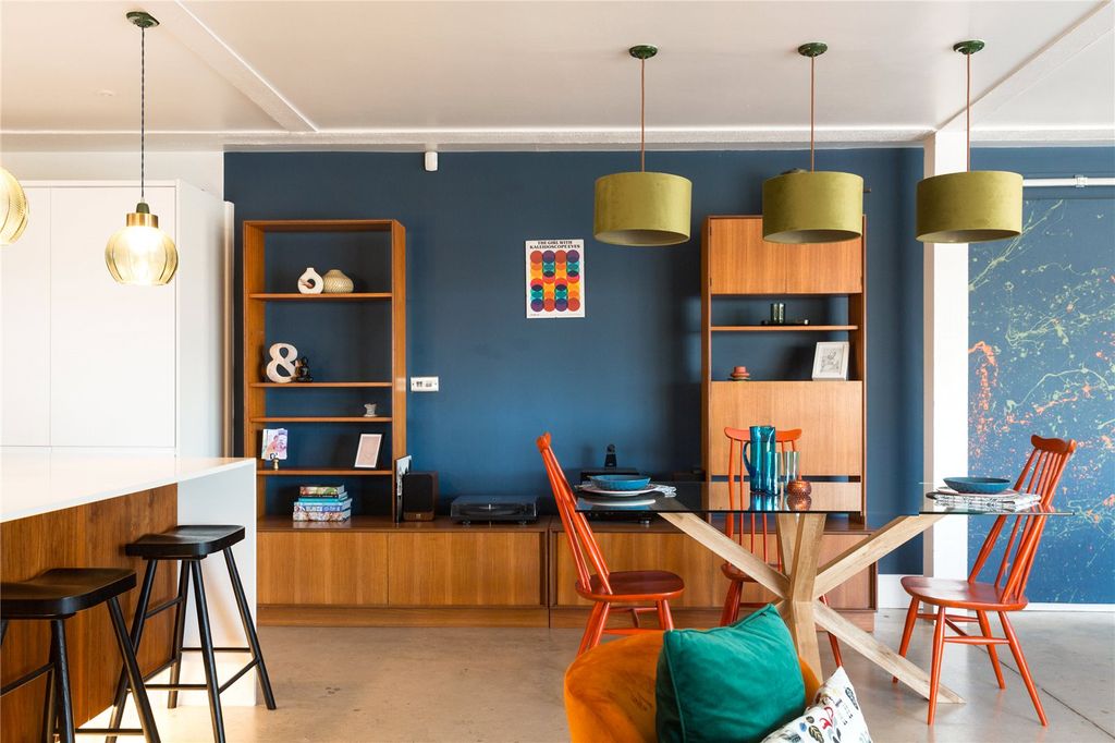 Property photo 3 of 24 Kitchen/Living