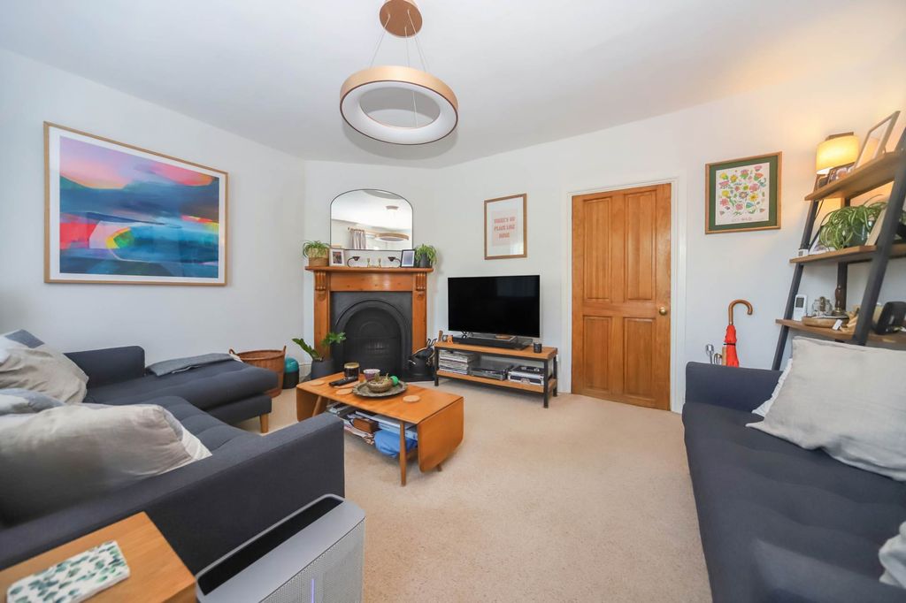 Property photo 2 of 24