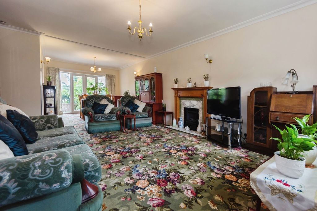 Property photo 2 of 20 Pbox-Img.Jpg