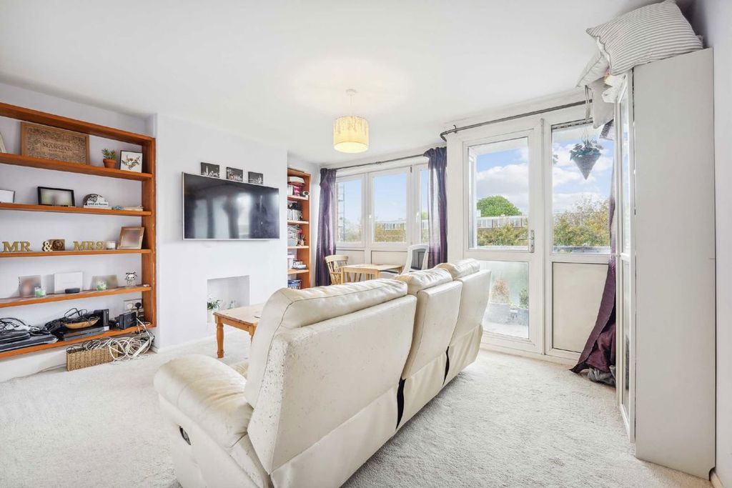 Property photo 2 of 6