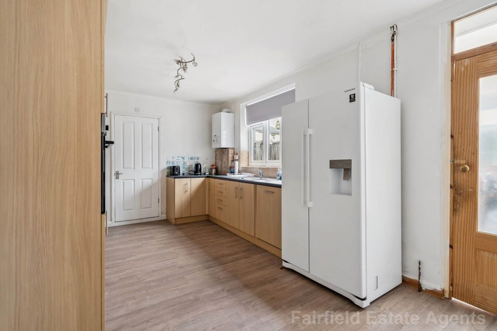 Property photo 3 of 20