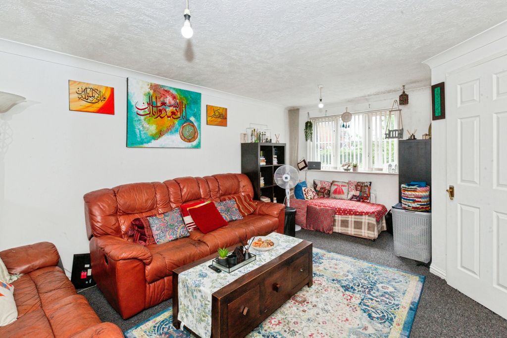 Property photo 3 of 20